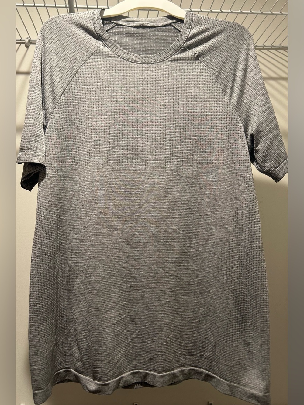 lululemon athletica Men's  “Start where you are” short sleeve Gray L